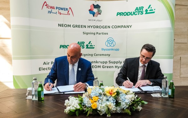 Unterzeichnung der Vereinbarung zwischen Air Products und Thyssenkrupp