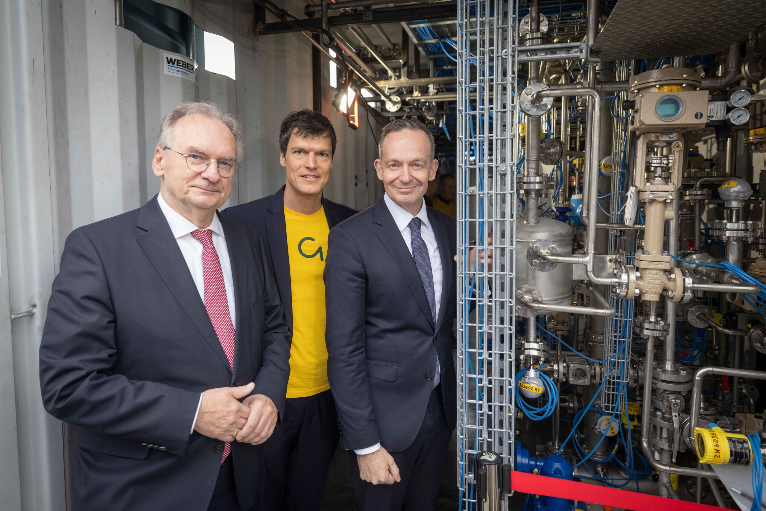 Reiner Haseloff, Peter Braun und Volker Wissing bei der Einweihung der Methanolproduktion in Leuna (© NOW)